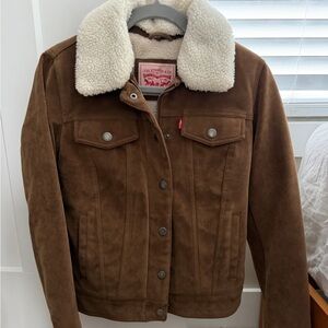 Levi’s Trucker Suede Sherpa Jacket NWOT. Size XS